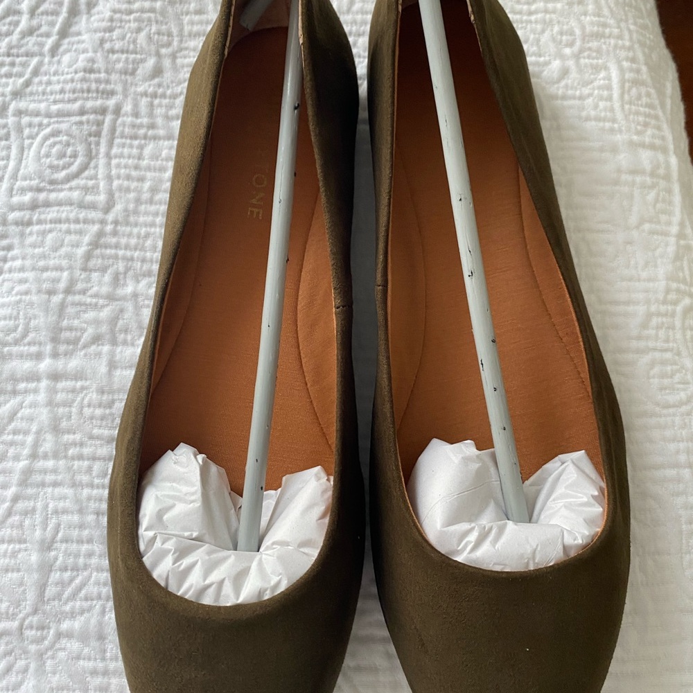 Sun + Stone Dark Green/brown Women's Loafers